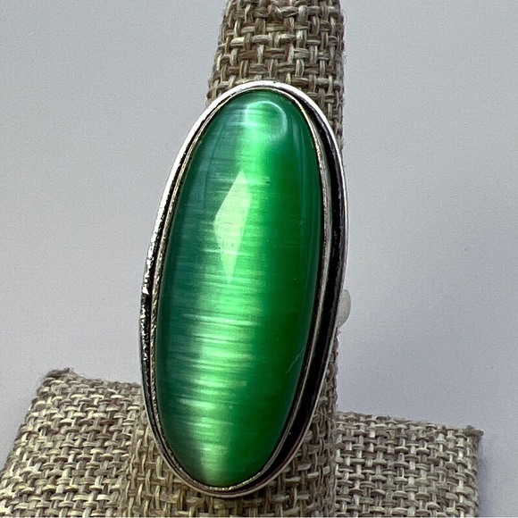 New Green Cats Eye Monalisa Stone Silver Overlay Ring Size 6.5 - 6.75 - Picture 7 of 9